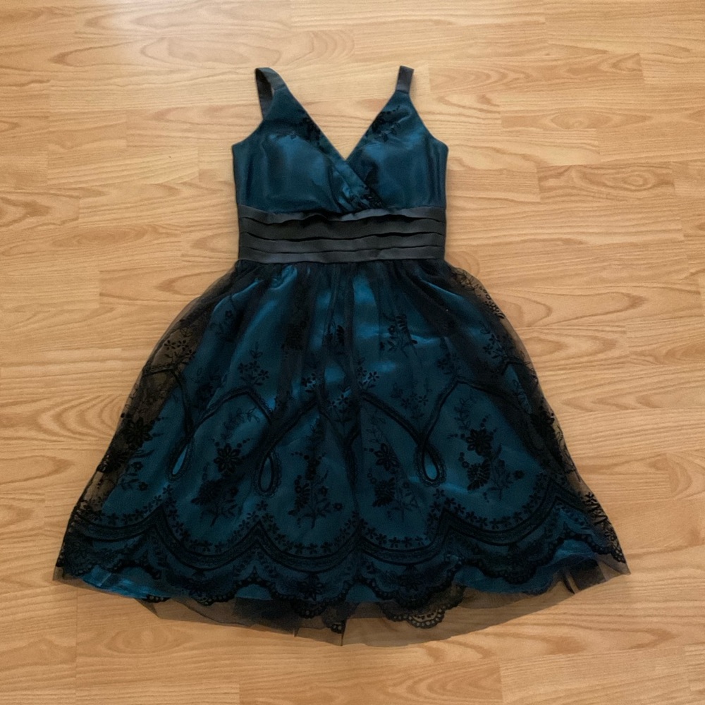 Lacy Formal Girls Juniors Size 3/4 Dress